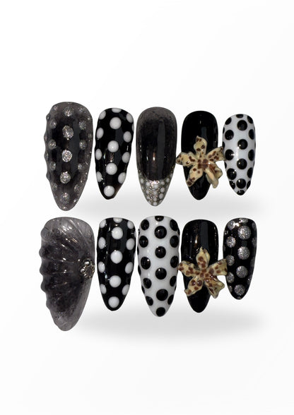DOTS & WILD BLOOMS