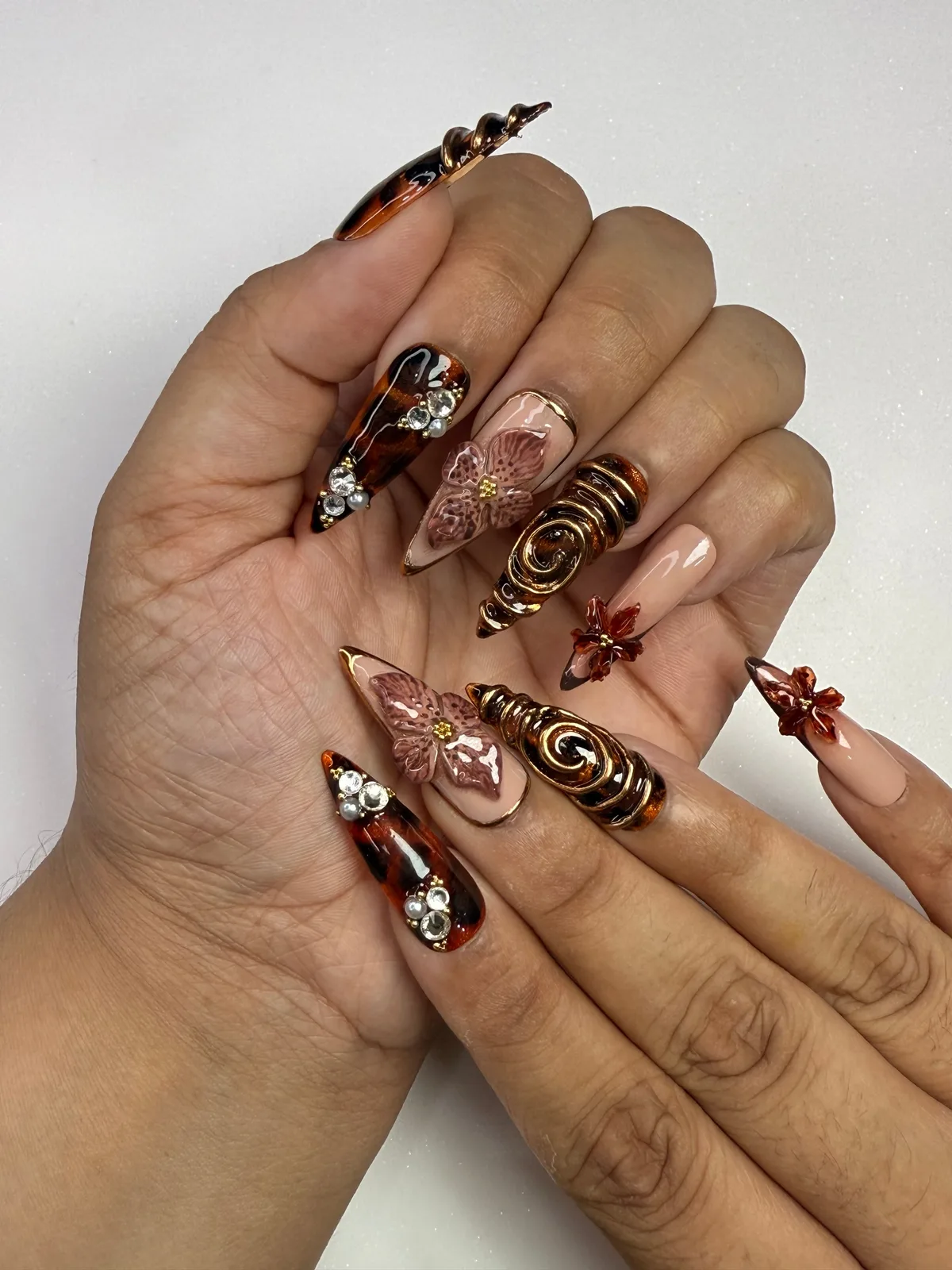 TORTOISESHELL FLORA LEGACY. View 3 of 7